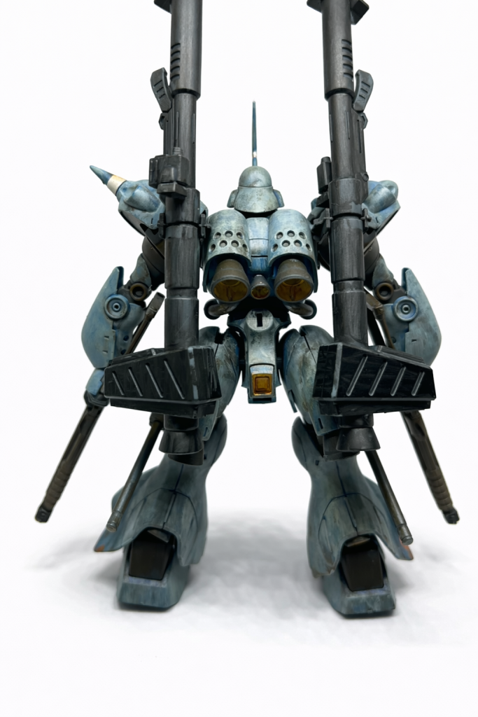 元の青色を活かしたかったので、ウェザリングで先に汚して上から混ぜるようにライトブルーを塗りました