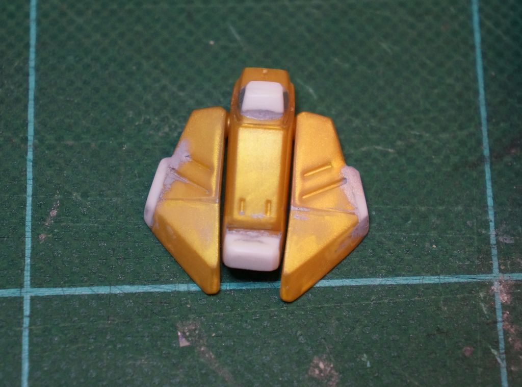 フロントスカートは小型化。ふんどし部分の形状も変更。