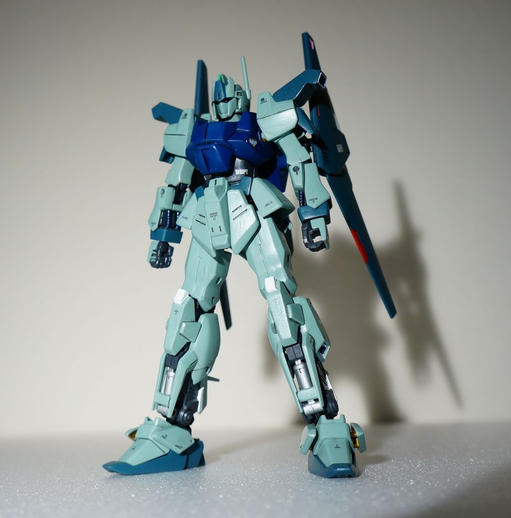 間違い探しのようですが、各部ちょっとずついじってあります。