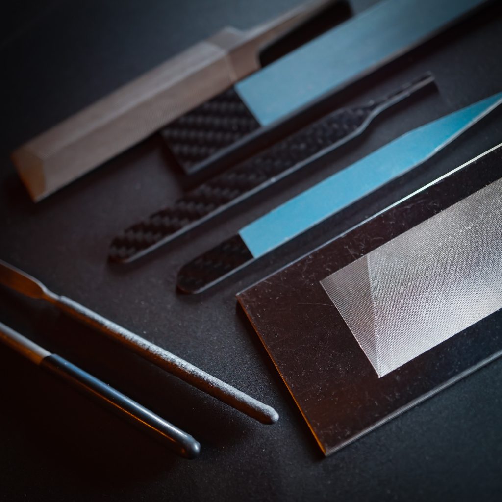 作品名：<p>昔から目立てヤスリがメイン。 紙ヤスリ貼るプレートはアクリルやステンレスなど色々試した結果カーボンに落ち着いた。 棒ヤスリはなんだかんだタミヤばかり使いがち。 あと地味に平置きのヤスリが便利。 そう言えば昔大量に使ってた [&hellip;]</p>
