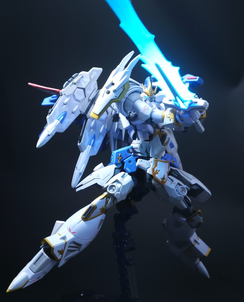 カルラの対艦刀、ドラグーンもおそらく使用可能なはずだが、閣下はおそらく使わない。