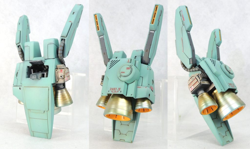 &nbsp;■バックパック&nbsp;左側の外装を取り外し、内部メカを作り込みました。ミカド屋のシイタケモールド・タミヤのパイピングケーブル・スプリング(1.3mmφ)・メッシュワイヤー・エバーグリーンのモールド入りプラ板を貼り付けてディティールを追加しました。巨大な３基のノズルは、シルバーで塗装後、雰囲気重視でクリアオレンジとクリアブルーで焼け表現を行い、内側の中心部にハイキューパーツのツインパイプとガンマズルを接着しました。