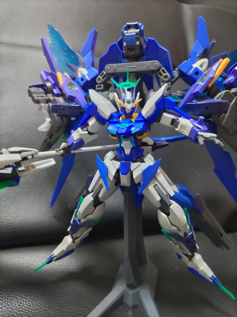 グラヴィスレープスは様々な形に変形でき、ダッシュポジションやブラストポジション、ガードポジション等になります。写真はないんですけどね…