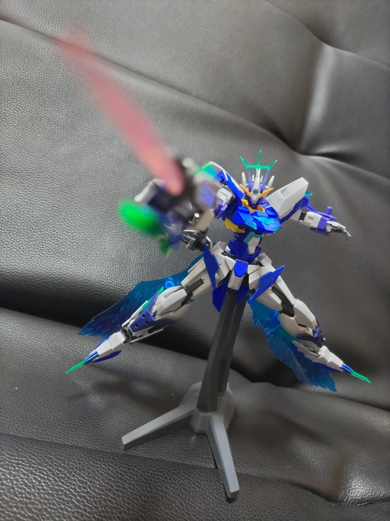 レープスが無くなっても槍での刺突攻撃は健在。むしろヴェリエルが戦闘好きで特攻するので、俺が操作してる時よりも機敏に動くかも。しかしその優雅さが消えることは決してない。