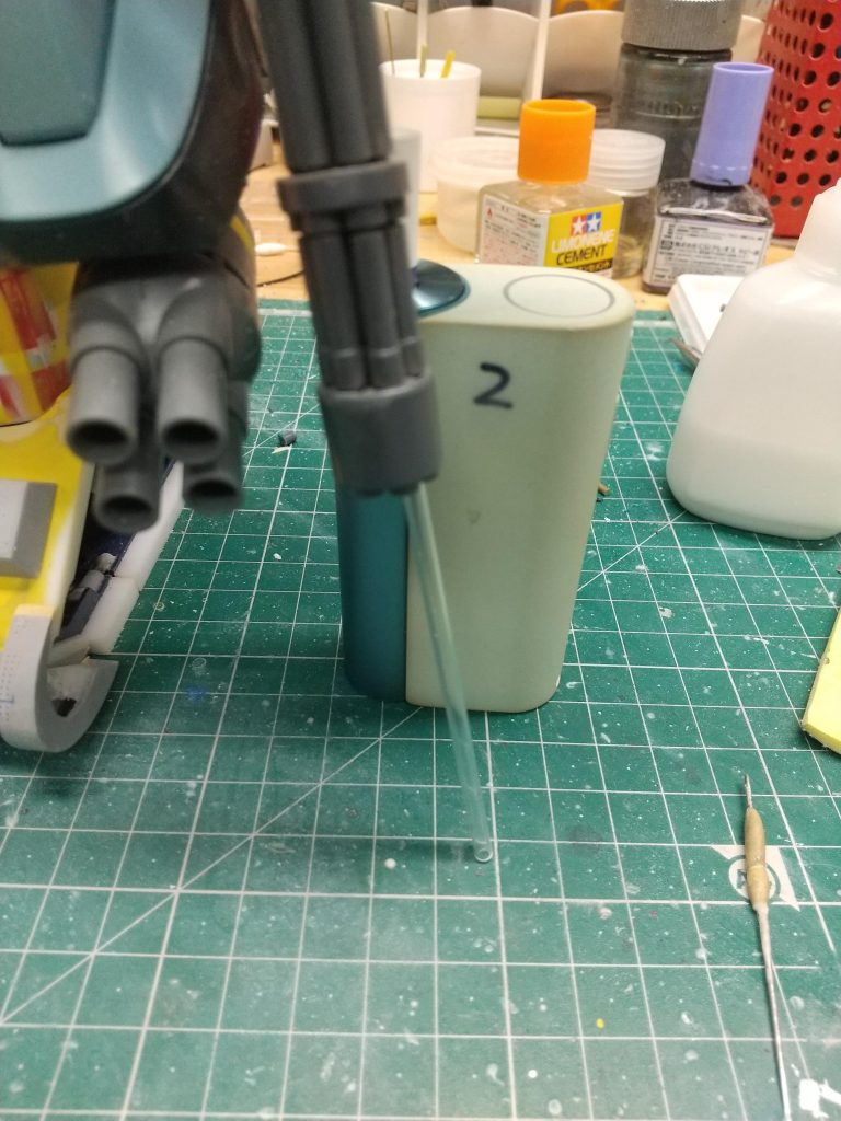 現状では、ガトシフル側の重量が思いの他に重く、透明パイプで支えておりますが最終的には、これはなくなります。