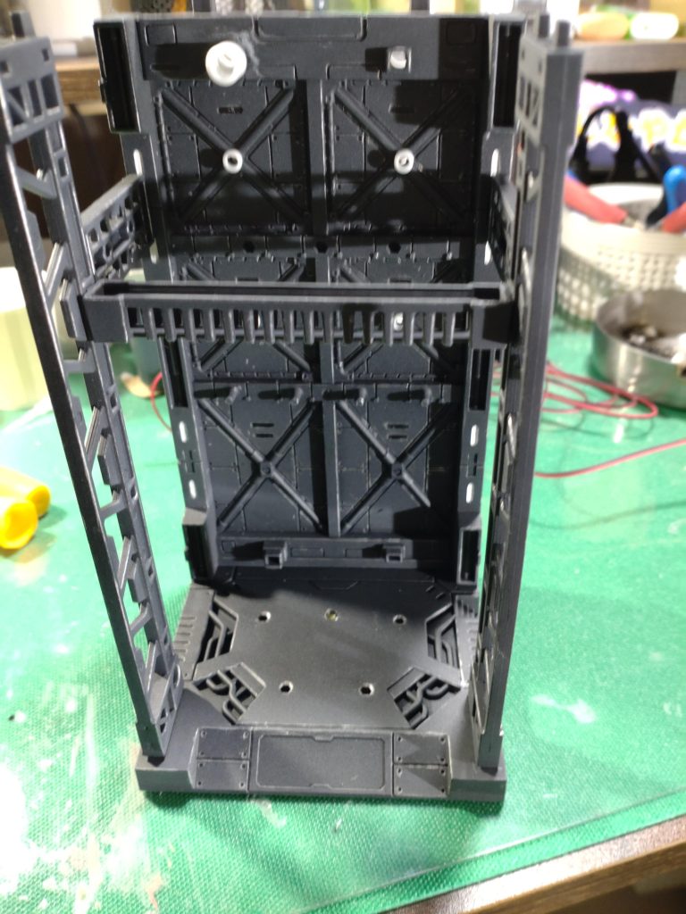 LEDの設置を決意。1時間で終了させるはずだった物件が2日かかることとなりました。