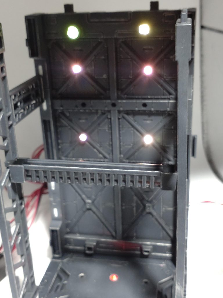 何とか目標は達成。あとはうまくプラモがハマるのを祈ります。