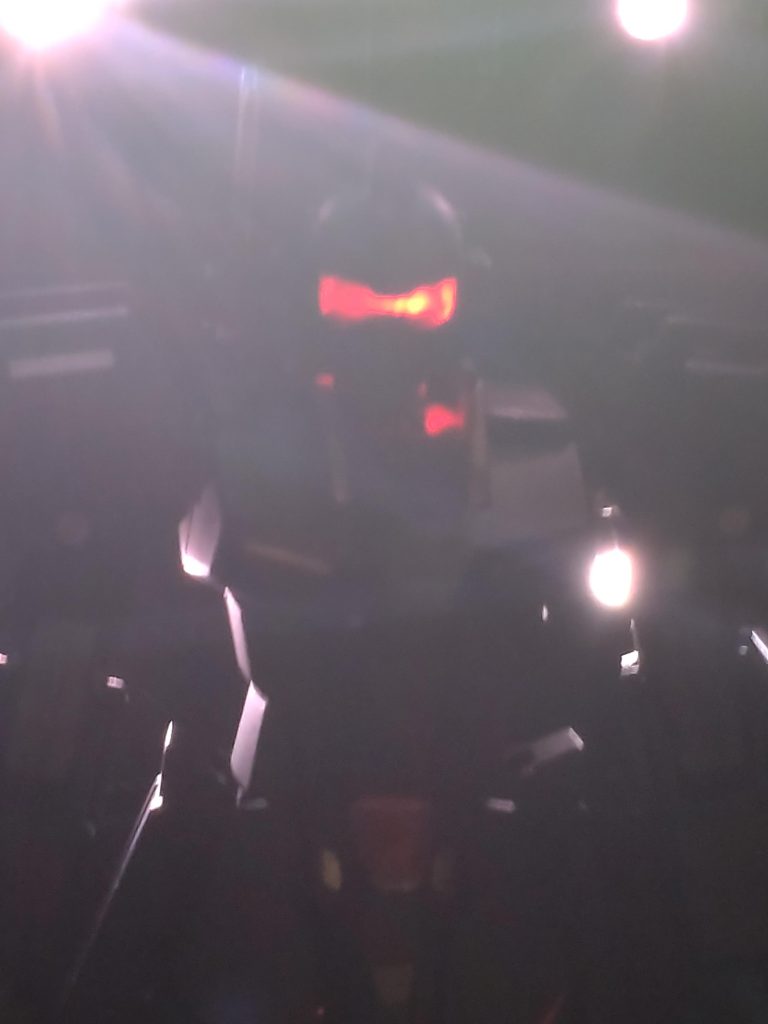 あまりにもヤバそうなんでこちらの頭部はやめてもらう。しかしガンダムヘッドでも近い性能は出せるらしい。