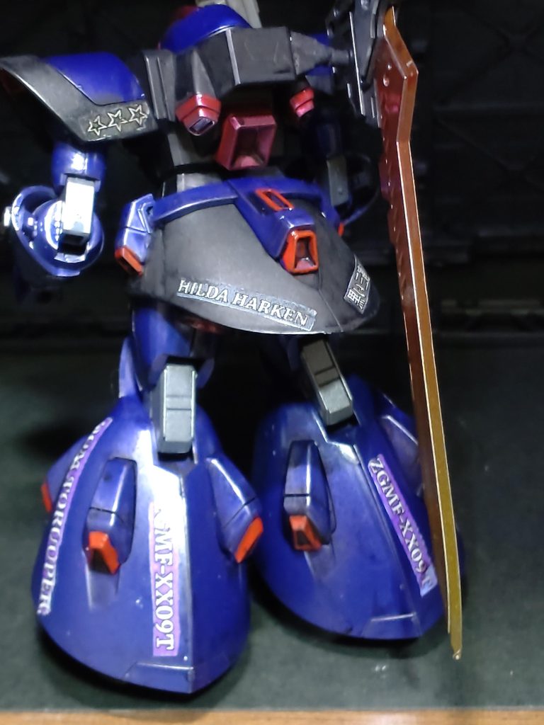 剥がす時にカッターの返しが引っかかってデカールが上手く剥がれなかった