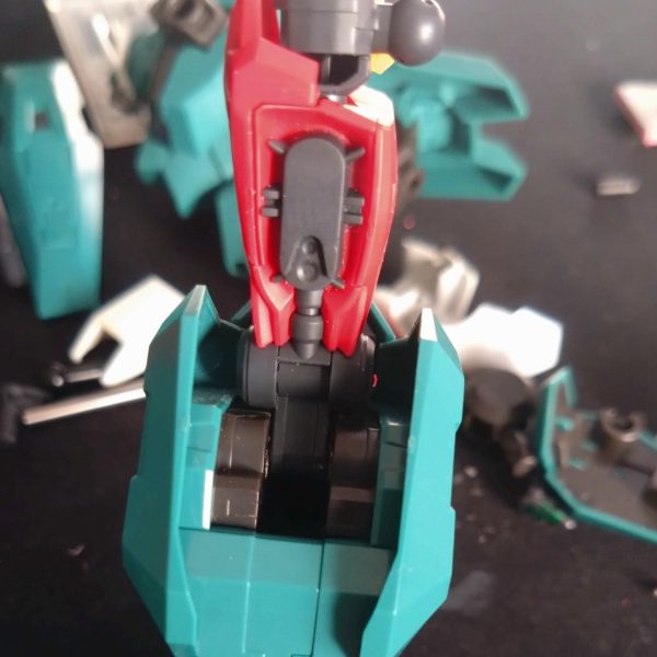 νガンダムの足