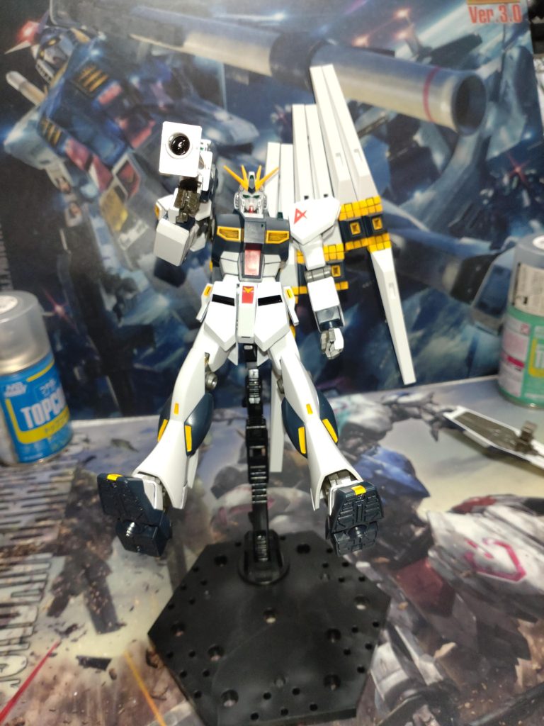 νガンダム–4枚目/制作者：ディエム軽部