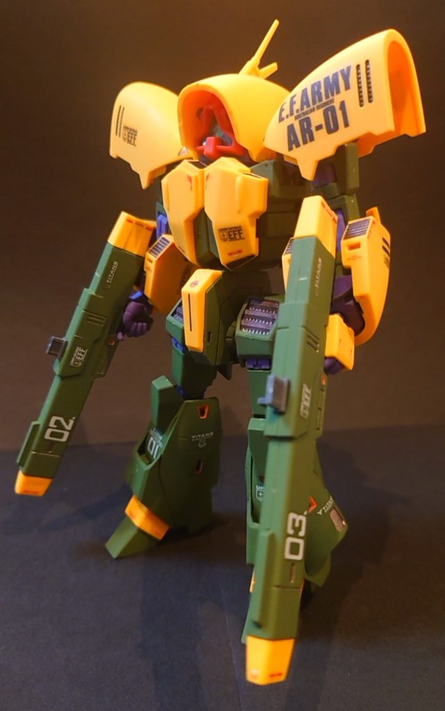 武装が貧弱なので大型ビームライフル二丁にしました。