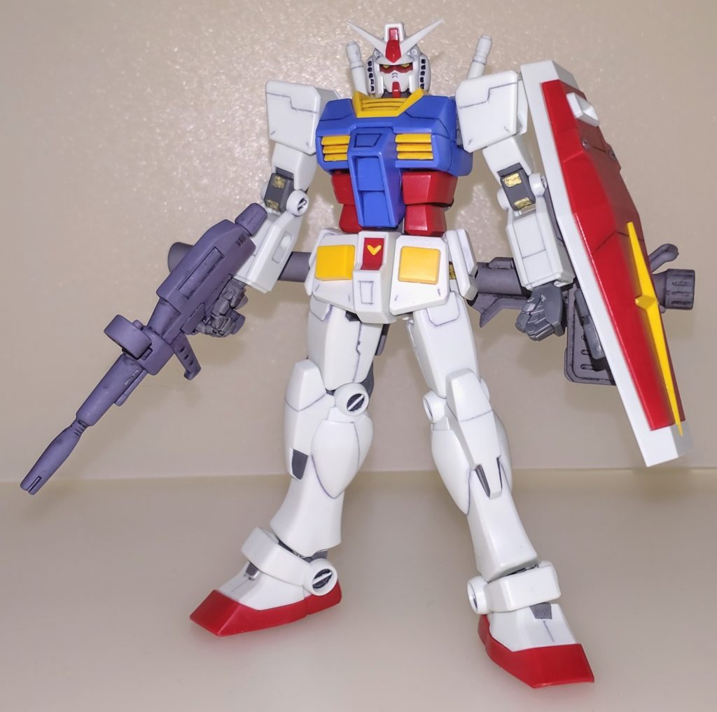 フル装備。元の状態でもカッコよかったのですが、他のキットから装備を追加しただけでもだいぶ印象が変わりました。ライフル・バズーカはマウントラッチを2種類製作したので各ポージングに対応出来るようにしています。