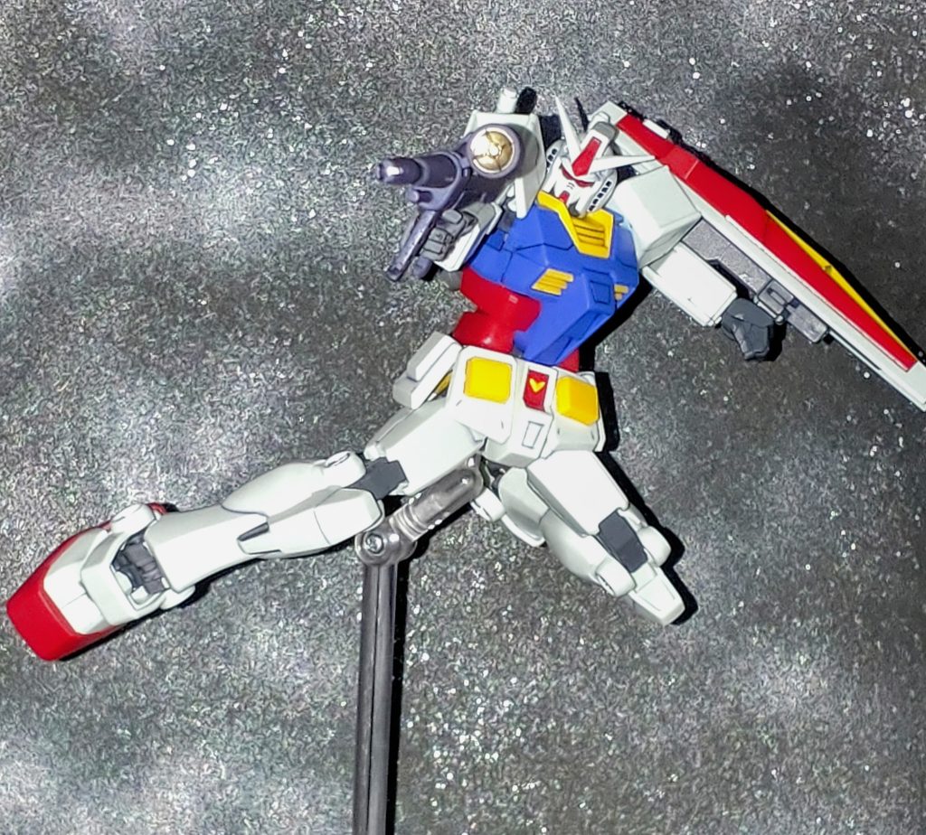 アクションポーズ。普段は製作したキットによってガッツリ塗装していますが、本来部分塗装のみの成型色フィニッシュ派の私にとってはこのキットの可動範囲はまさに理想的です✨️