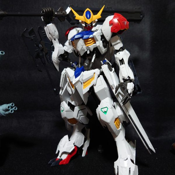 バルバトスルプスの改修です！！プロポーションがいいと思ったんですが、少し寸詰まり感凄かったのでちょぴっとだけ延長してみましたMgの延長工作は中々しんどいものがありましたね…。難しい…完成は1月末を予定してます✨お楽しみに！C3でした（4枚目）