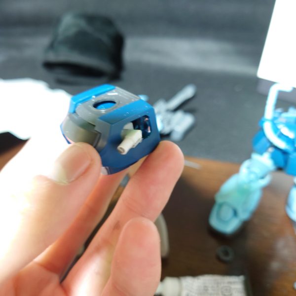 HGグフカスのポリキャップ関節が気に食わなかったので、HGCEマイティーストライクフリーダムガンダムを参考に引き出し関節を作成しました全身改造したHGEXグフカスタムを作ろうと思います牛歩ですがやっていきます！（2枚目）