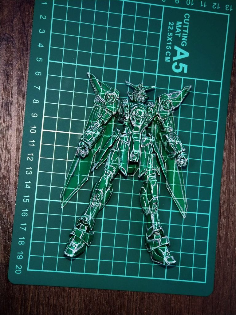 ガラス製なので、カッターマットの上に置くと透けて見えます。という、いつものネタです。