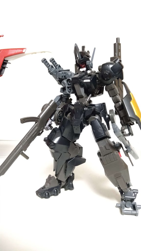 数年分のフォルダを漁り、途中経過などをいくつか。動かしてみてストレスになる部分などを中心に改修したりしています（ 7年前の頃より自立の安定性やポロリがかなり改善しました）また、これやってみたいなと思ったことをこいつでトライしてみたりといった感じで姿を少しづつ変えています。ちなみに改修前のパーツもお気に入りなので…