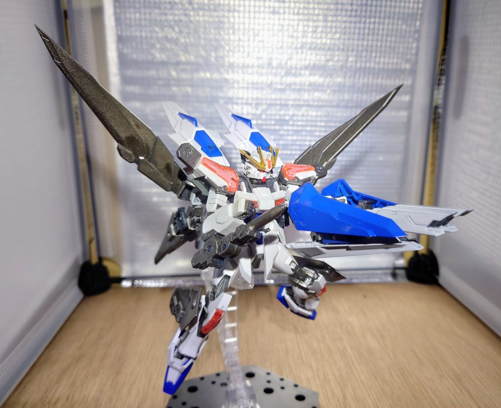 パーツを組み替えて様々な状況に臨機応変に対応出来る万能機…といった形になっていきました