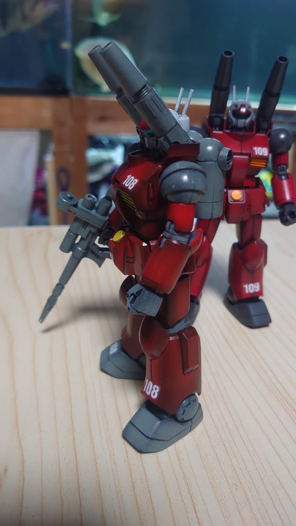 エアーブラシを昨年から使用してますがメンテも大変。だが仕上がりは格別。でも最近は吹きが安定しないのか？しっくりこない。初めの困難という壁なのか？