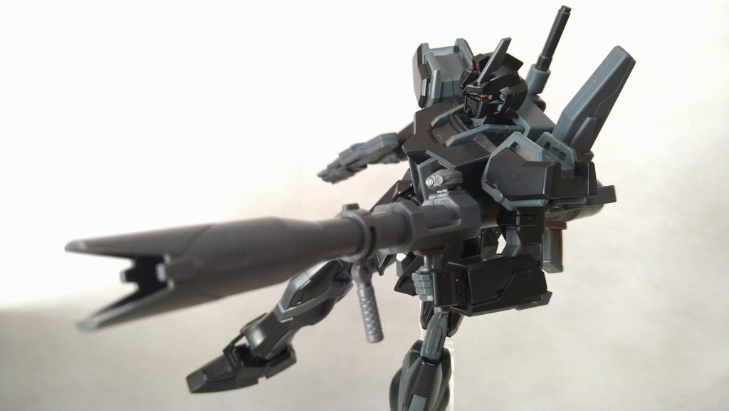 バズーカ砲撃戦とバッテリーを節約することを目的として装備。こちらはオプションセットに付属のストライク用のものをそのまま使用しています。