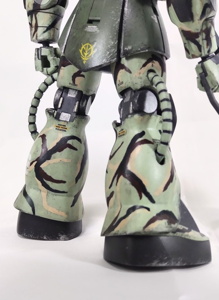 下半身、背面。