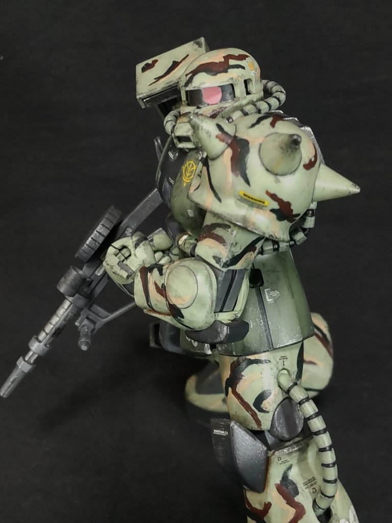 ショルダータックル😡。