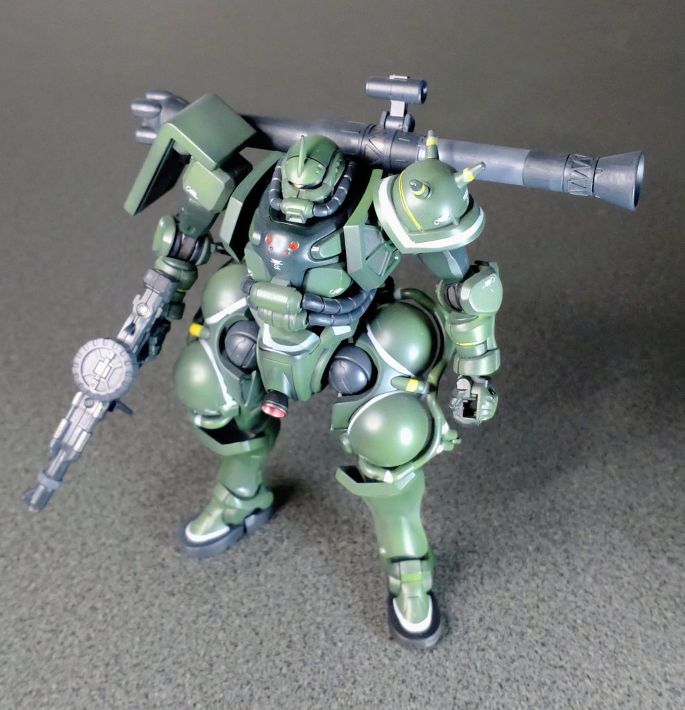 ライフル、バズーカ、ヒートホークは機体に懸架可能