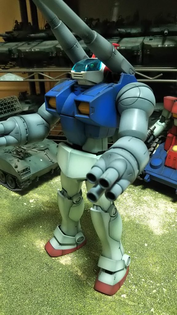 左斜め前手持ち武器も必要ない固定装備💦