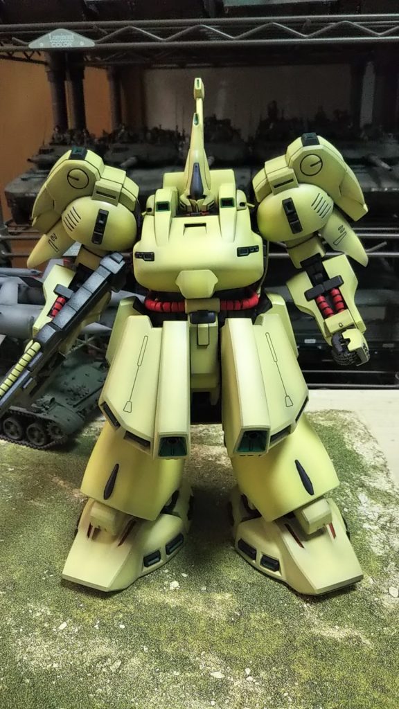 正面💦でかい全身ボリューム満点です💦黄色メインですがこの黄色の塗装が難しいです💦（適切なカラーがなかったり、黄色の塗装が苦手だったり）まぁ何度かやり直してそれっぽくなったと思ってます