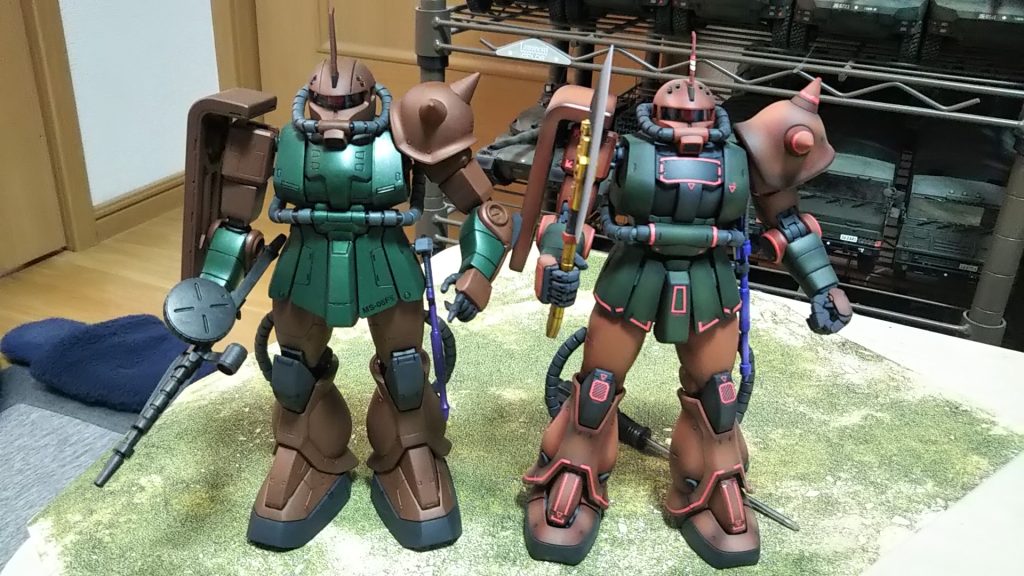 25年ぶりに制作したガルマザクv2.0と並べてみた💦