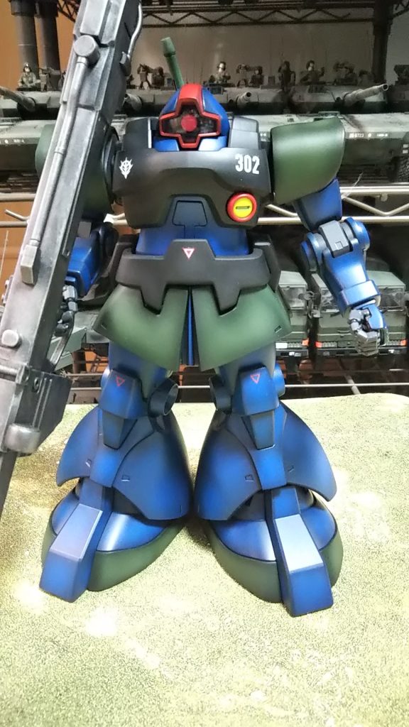 正面💦プレバンのHGリック・ドム（ガトー機）や色々な皆様の作例を参考に各部をいつもの要領で塗装しました💦MGで発売されないのは残念ですが資料があればなんとか塗り分け可能ですね。&nbsp;