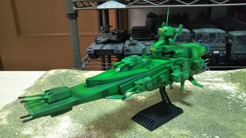 左舷前方ほぼ緑一色なので塗装は楽な方でした