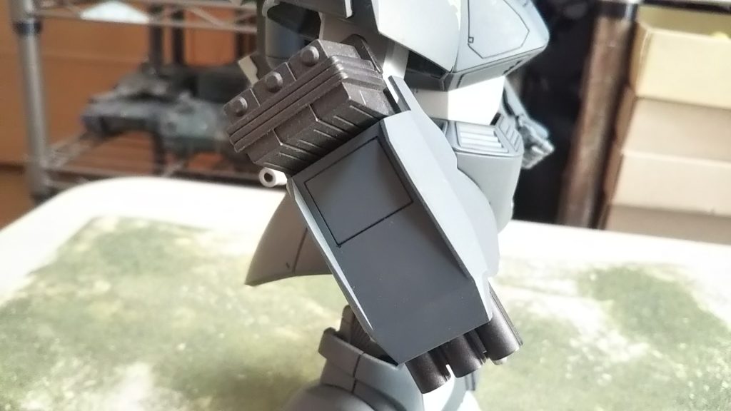 右三連砲（MGの旧キットには手持ち武器なし（当時かなりしょぼいと思ったもんです））