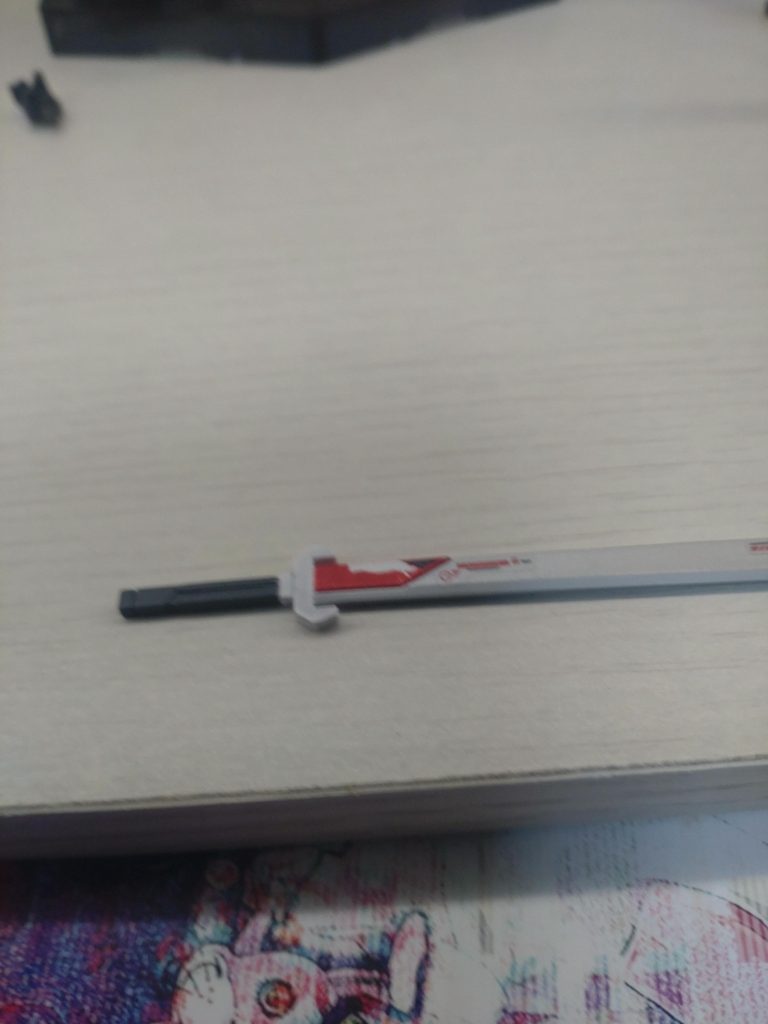 ソードは挟み込みなので装着したら塗装剥がれた(lll т ᗜ т lll c)当然2本とも…