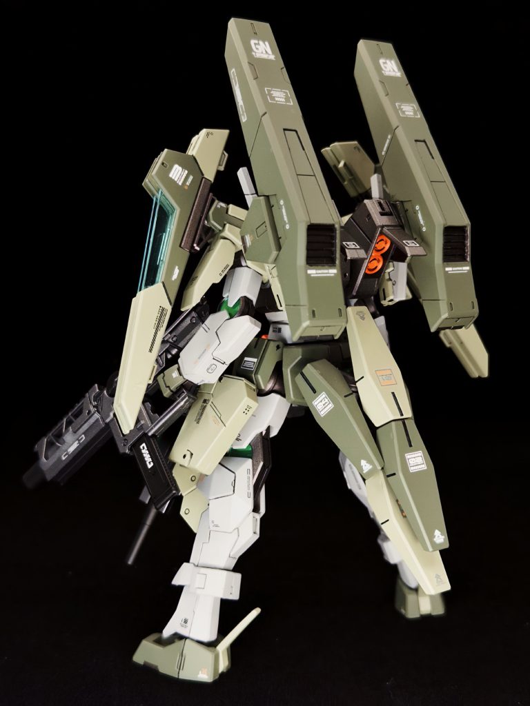 全体はこんな感じケルディムのGNHWとサーガをミキシングし、アリオスのミサイルコンテナを移植しましたコトブキヤさんのストライドSMGを