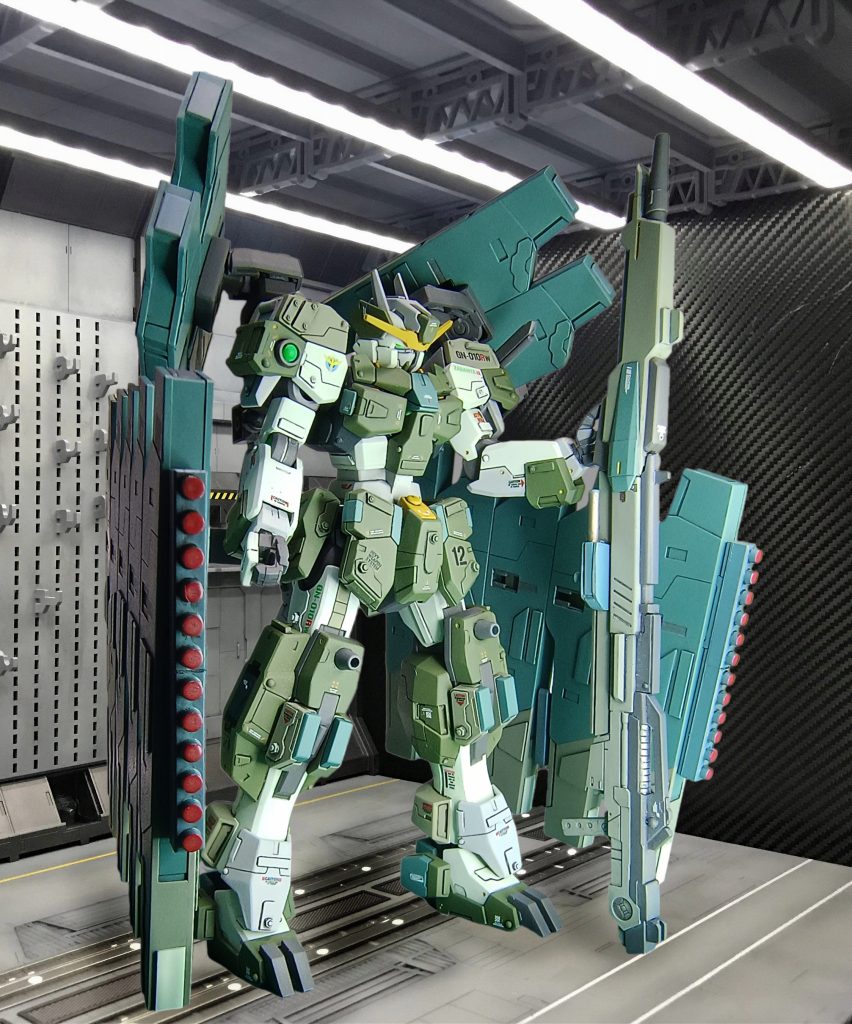 ホルスタービットのデカールは、ナンバーだけ貼って精魂尽きました😰