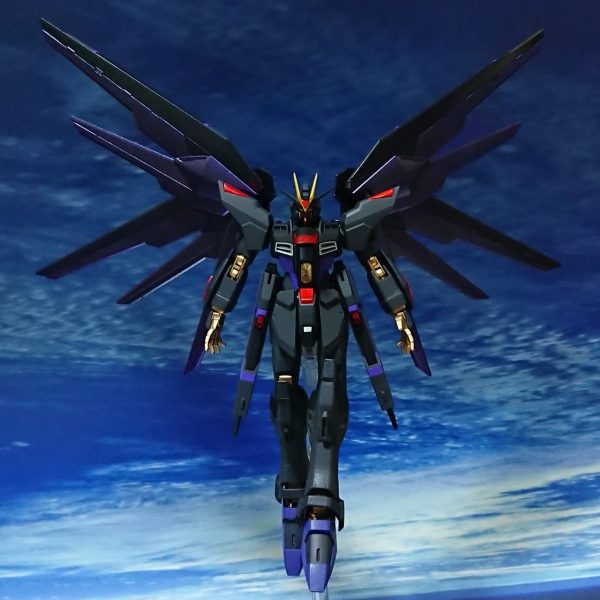 HGCE 1/144 アンブラルフリーダムガンダム