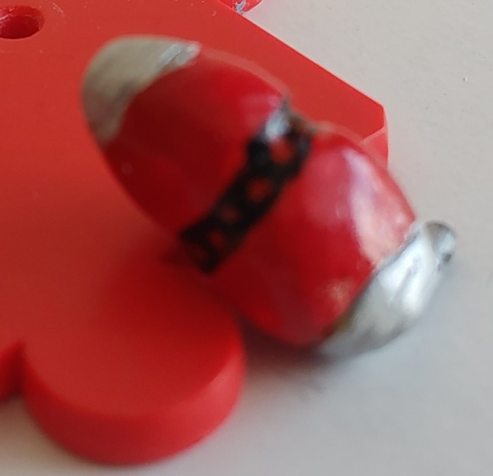 5人の共通?武器、カクレンジャーボール。不恰好ですが、エポキシパテ製。一応、自立できる様に、ランナーを埋めましたが…・゜・(つД`)・゜・