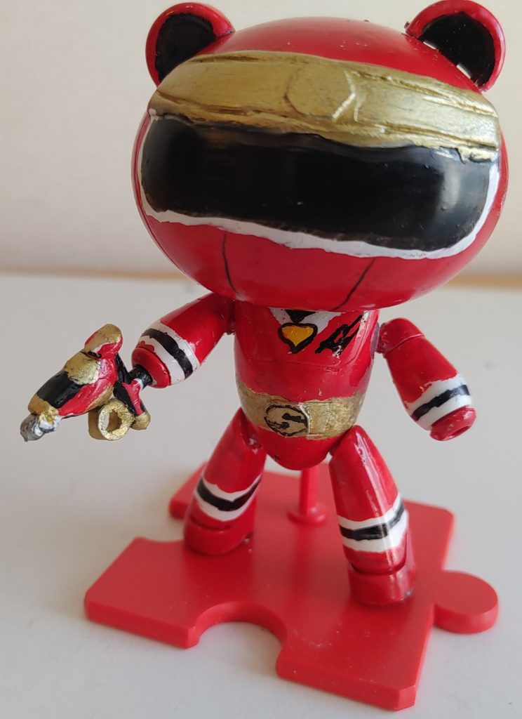 同じく共通武器、カクレイザー。エポキシパテ+ランナー製。引き金の丸は、使用済みの瞬間接着剤のチューブの輪切り。