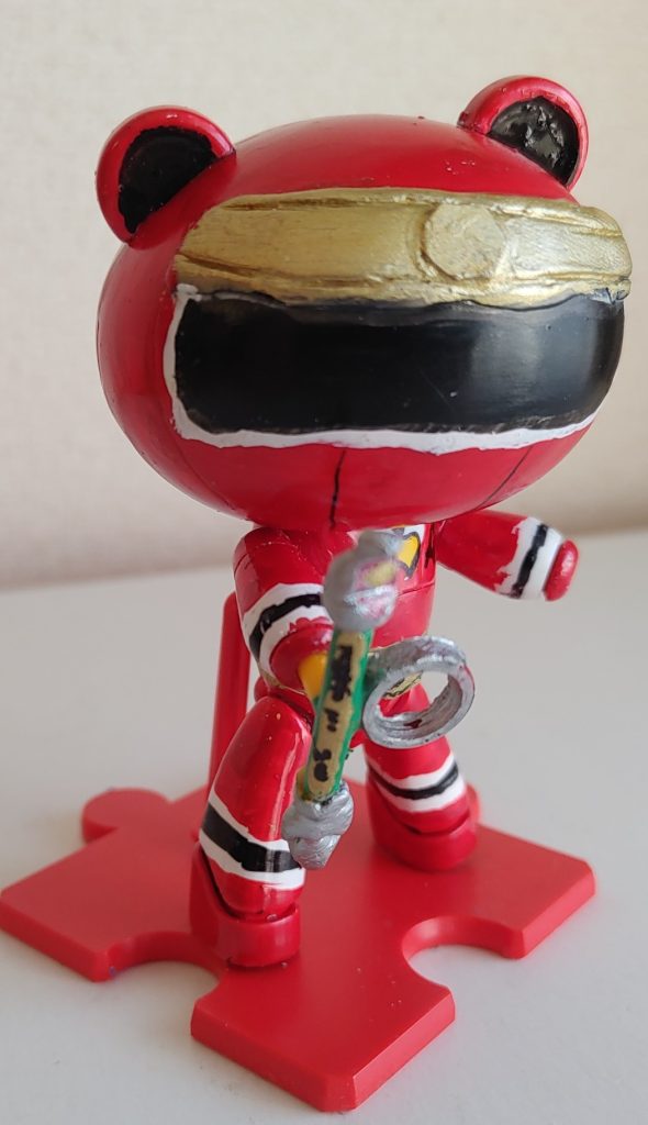 カクレンジャー共通アイテム、忍之巻。ランナー+エポキシパテ製。真ん中にある丸は、某100均の使いきりサイズの瞬間接着剤の使い初めに外す部品？巻物を広げた所も再現しましたが、サイズ間違いしまして、写真はなし。一応、最後の全アイテムには、並べてありますので…