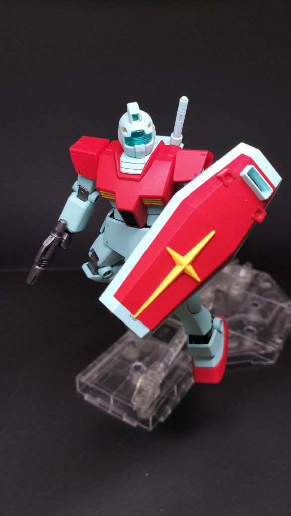 シールドをメインに据えたお気に入りのポージング