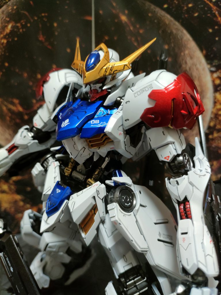 オルフェンズシリーズお約束のフレーム写真撮り忘れました・・・。フレームはメカサフスーパーヘビー〜スーパーブラック〜部分的にスーパーファインシルバーとスーパークロームシルバーをまぶしました。