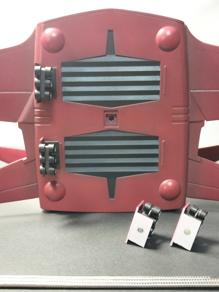 簡易ランディングギアはネオジウムて着脱中央はポリキャップで3mmジョイント対応