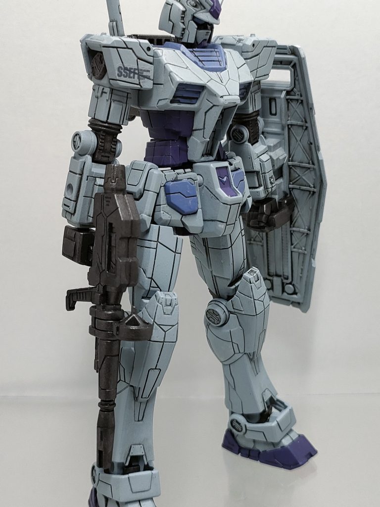 墨入れだけで、汚れの雰囲気も出てバキバキになりますね!!万博ガンダムオススメです!!