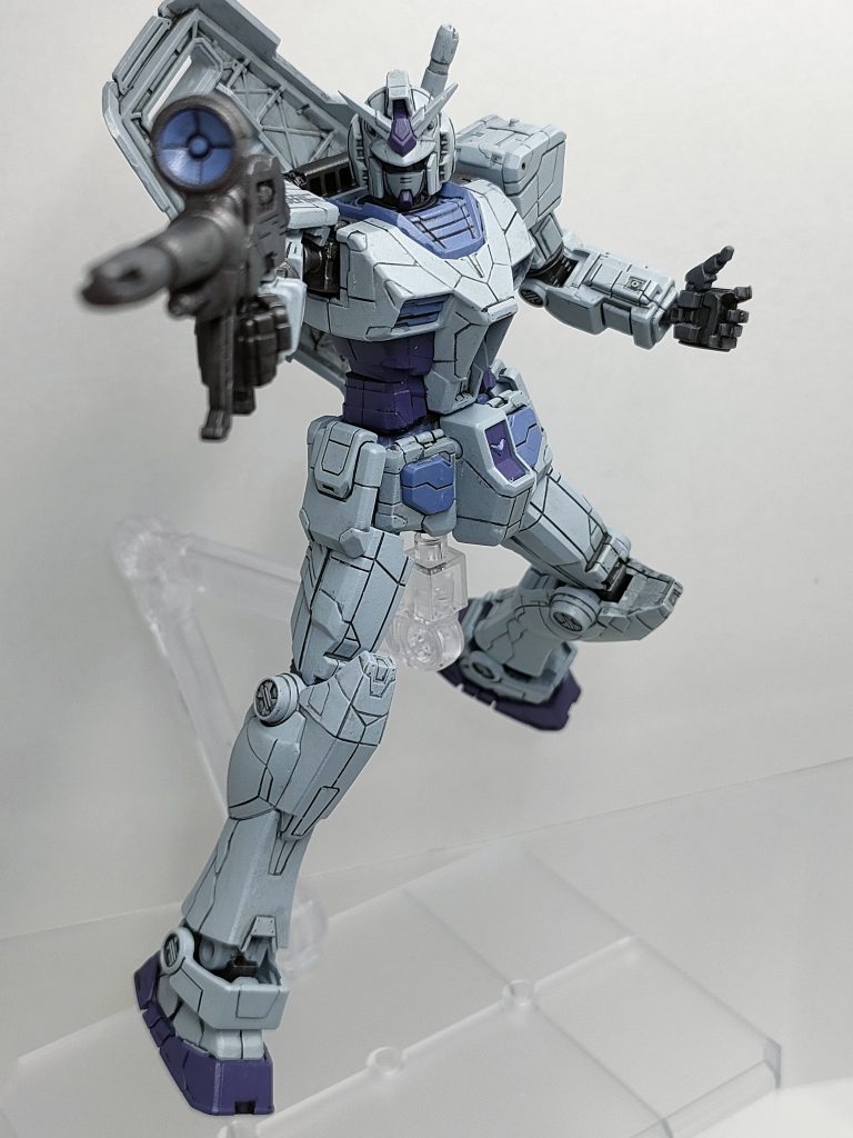 アクション🔫ビームライフルは合わせめ消ししています。エントリーグレードだがポーズ決まる!!