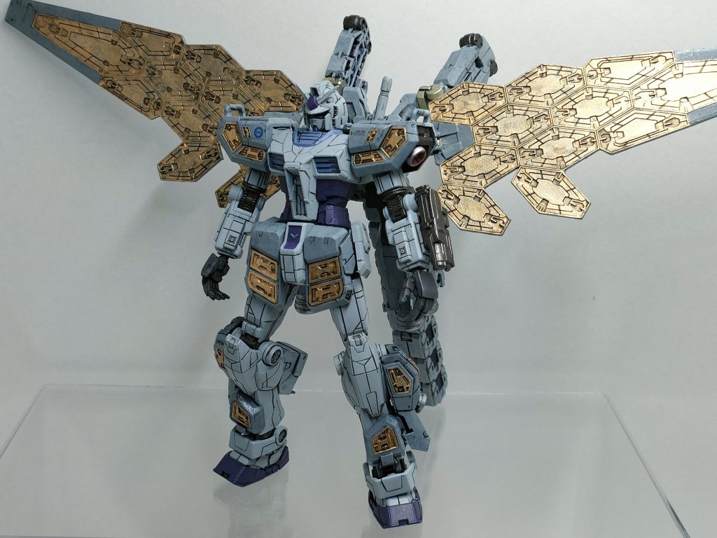 一応自立しますが、バックパックが重いので、かなり厳しい!!場所もすごいとってます😅