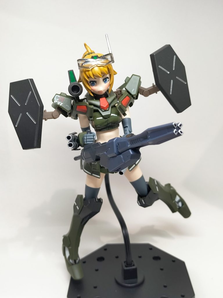 付属のビームマシンガンは、ジャンクでビームガトリングにしてみました✨️