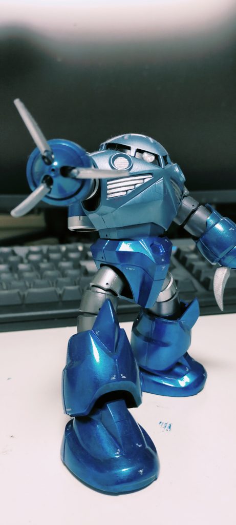 このキットは久しぶりの2回目．何回作ってもいいキットです．大河原デザインの良さ，作りやすさ，シンプルさ，が凝縮された名品です．関節部分は0.15mmタガネのスジボリと，100均ドリルの穴空けでディテールを追加．