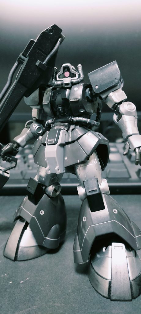 Mrメタルカラーアルミは筆塗りしてもムラが出ないので重宝してます．クレオスさん，再販お願いします．